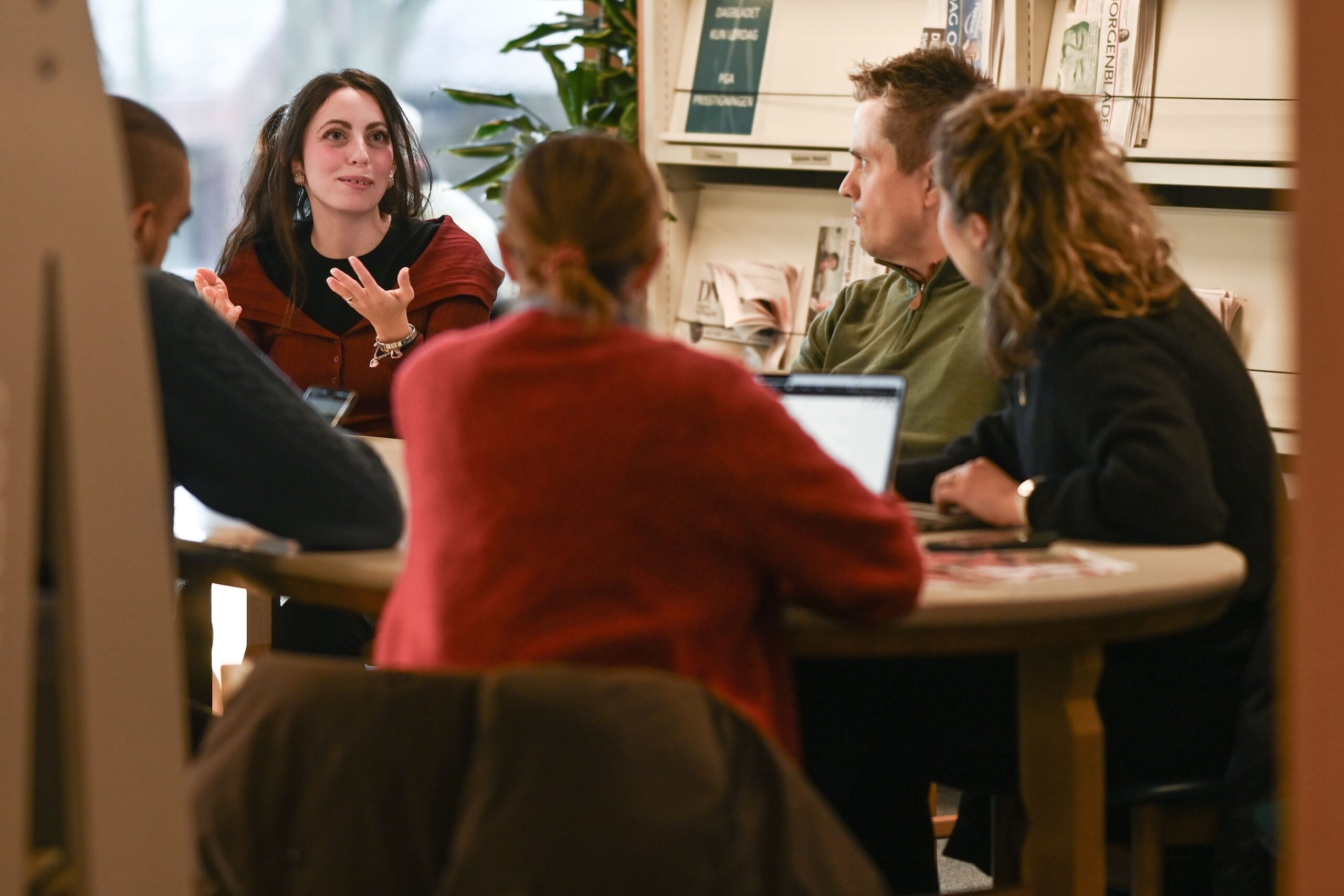 A good turnout for the first Coffee Mingel event. Photo: Torstein Tysvær Nymoen/Haugaland Vekst.